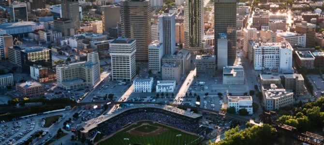 Découvrez Winnipeg, la capitale et la plus grande ville au Manitoba, un important centre dans les Prairies canadiennes. Découvrez Winnipeg, la capitale et la plus grande ville au Manitoba, un important centre dans les Prairies canadiennes.